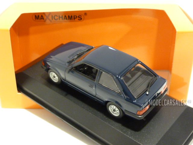 Blau MAXICHAMPS 940085000 Miniaturauto zur Sammlung