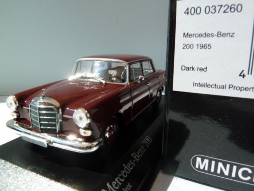 Mercedes-benz 200 (w110)