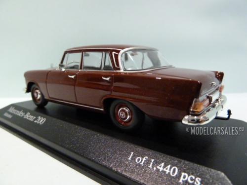 Mercedes-benz 200 (w110)