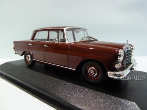 Mercedes-benz 200 (w110)