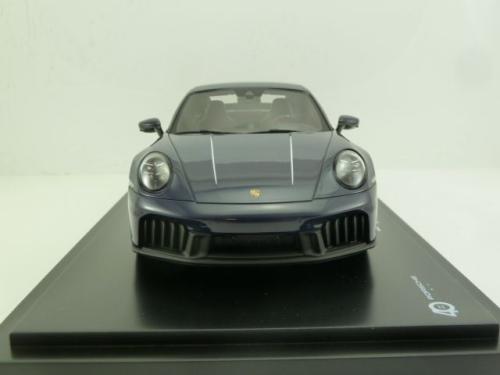 Porsche 911 (992.2) Carrera 4 GTS