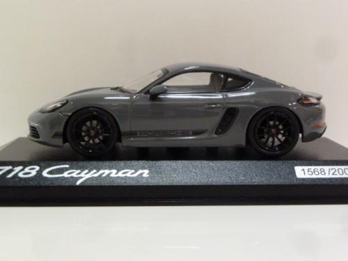 Porsche 718 (982) Cayman