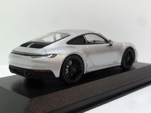 Porsche 911 (992) Carrera 4 GTS